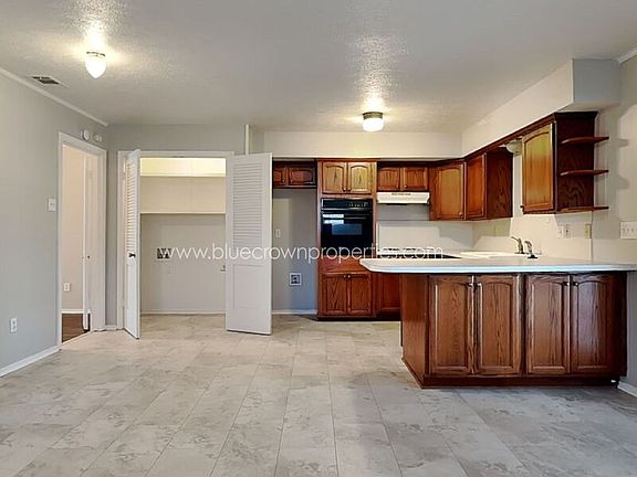 4th image of 8322 Lullwater Dr
