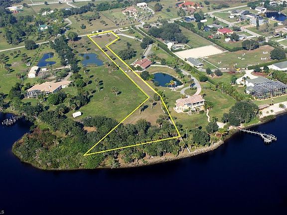 4th image of 15870 River Creek Ct