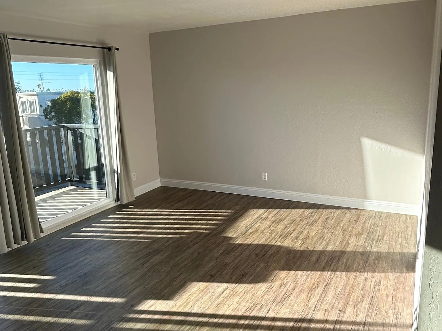 2 bed, 1100 sqft, $4,450 — Photo 3