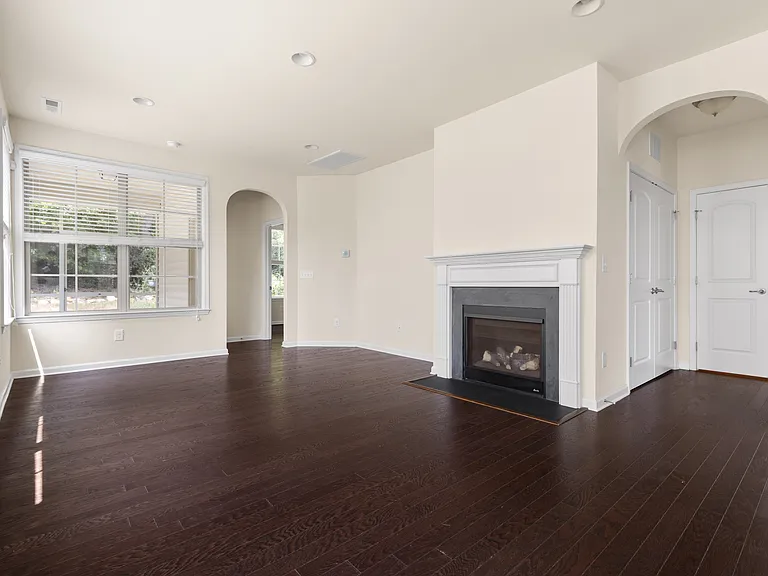 118 Constitution Dr — Photo 6