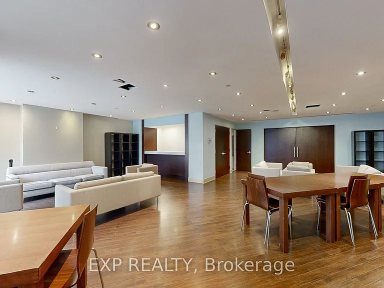 8 York St #2404 — Photo 23