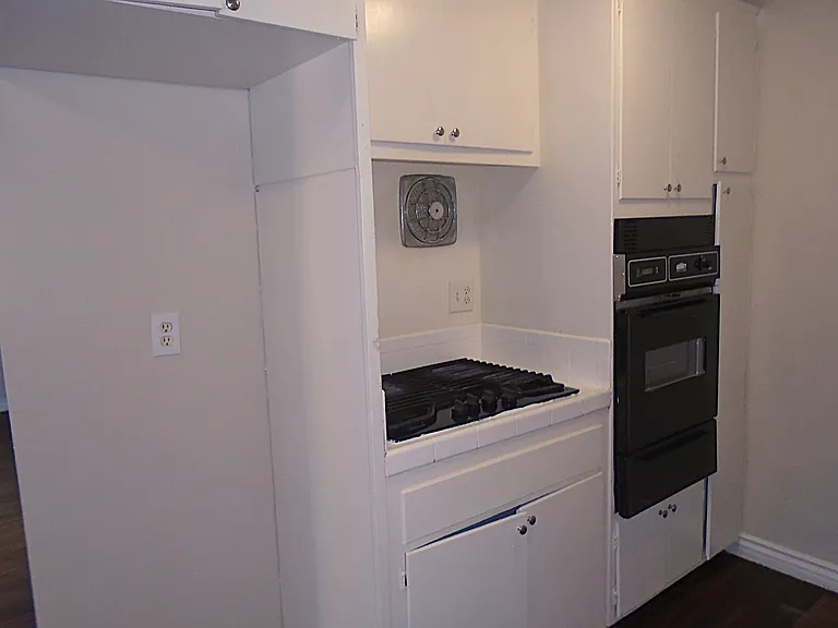 694 Spruce Ave #G — Photo 5
