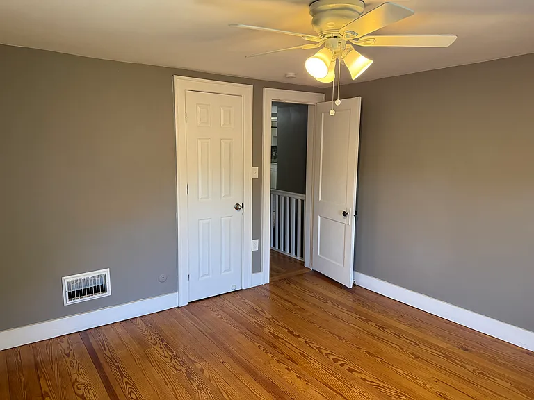21822 Lakeview St #2 — Photo 9