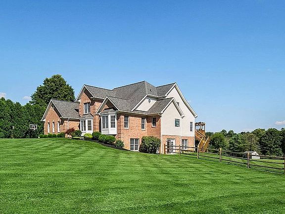 5th image of 16009 Misty Knoll Ct