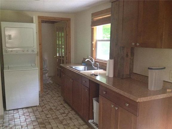 4th image of 72 Keirstead Cir