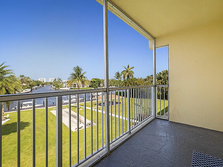 230 N Federal Hwy #305 — Photo 25