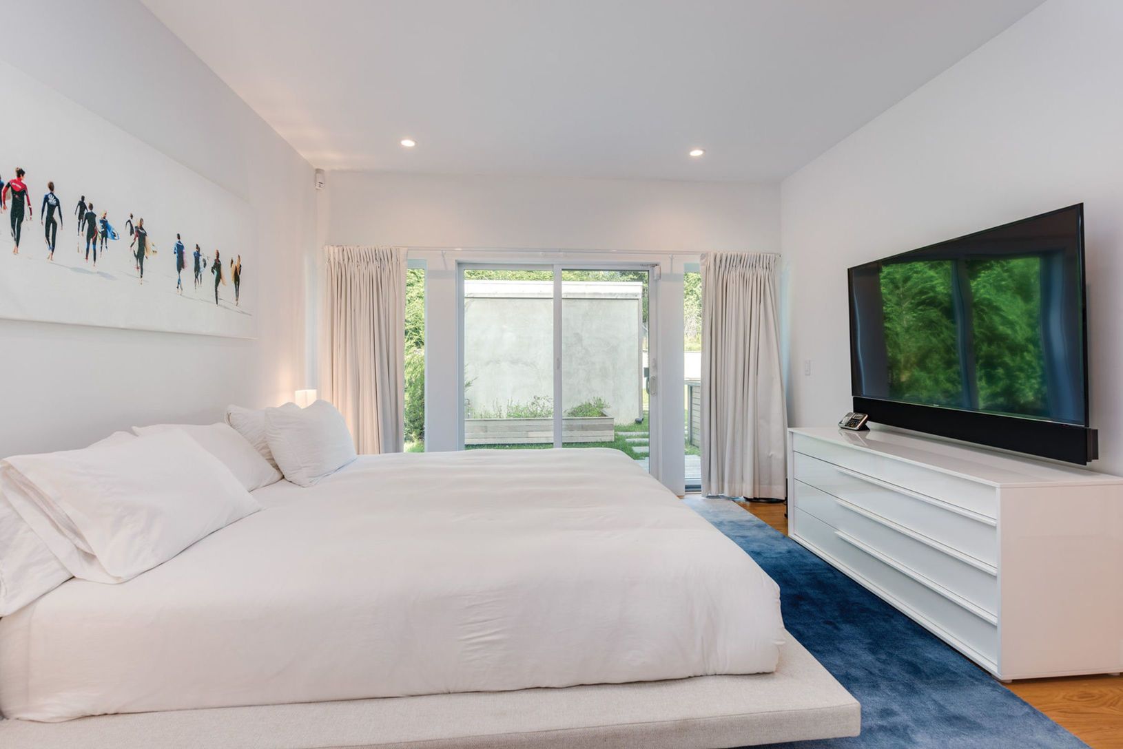  Master Bedroom (King Bed) - Private Deck 