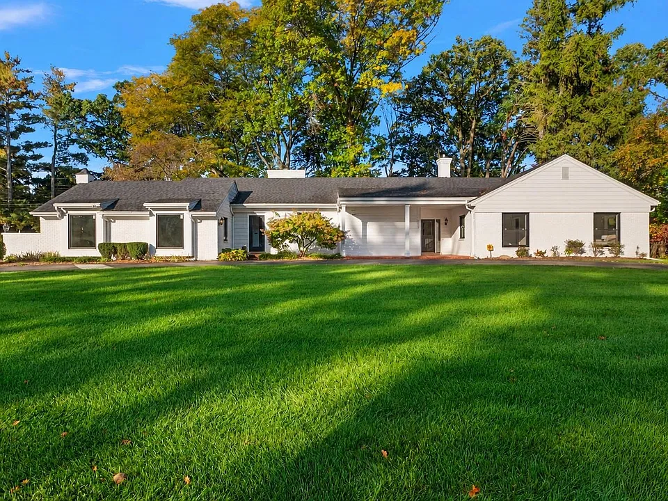 1257 Charrington Rd