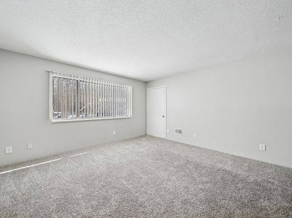 55 Stringham Rd #8