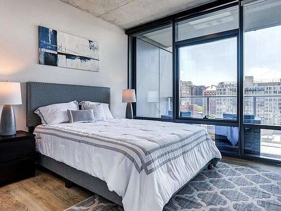 4th image of 452 W Belmont Ave #1605