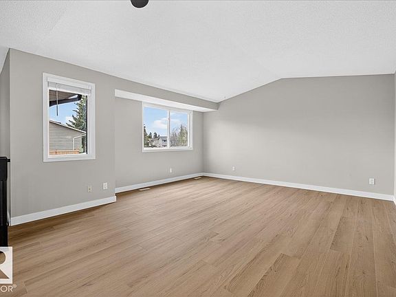 4th image of 1066 Knottwood Rd
