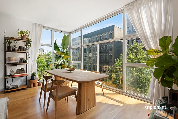 Sold by Triplemint | media 2