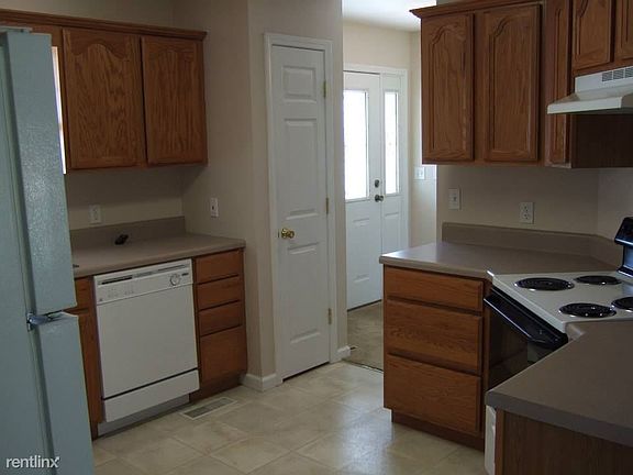 Kitchen 001