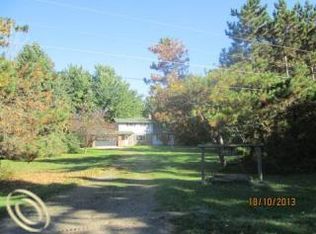2297 S Sashabaw Ln, Ortonville, MI 48462