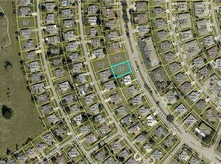 3704 Country Club Blvd, Cape Coral, FL 33904