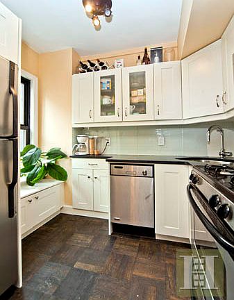 4th image of 123 E 37th St #8F
