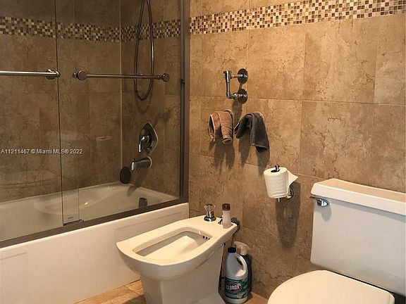 5th image of 290 174th St APT 1402