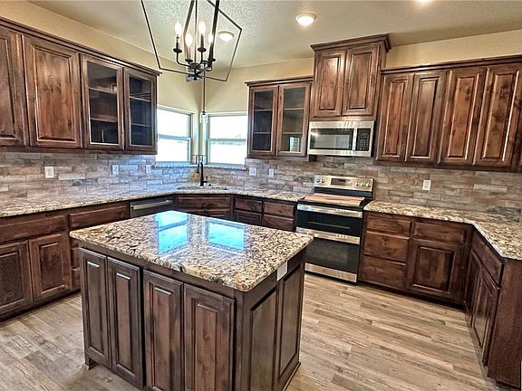 3rd image of 1106 Myrtle Dr