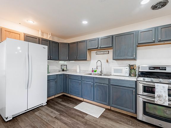 5th image of 3323 Thornberry Ln