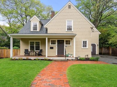 33 Manchester Rd, Newton, MA, 02461