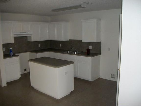 4th image of 3001 Providence Ave
