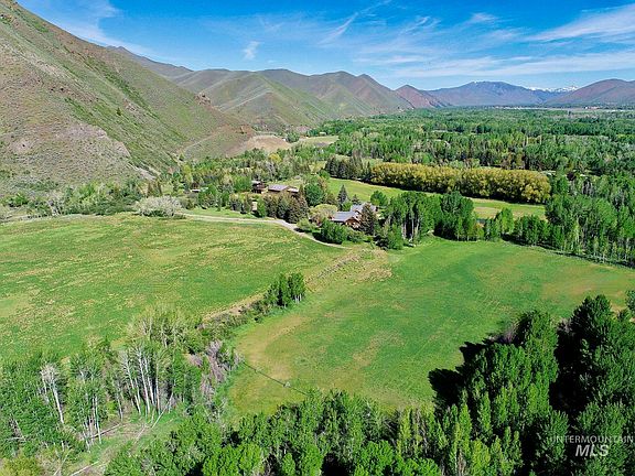 2nd image of 40 Fox Hollow Gulch Rd