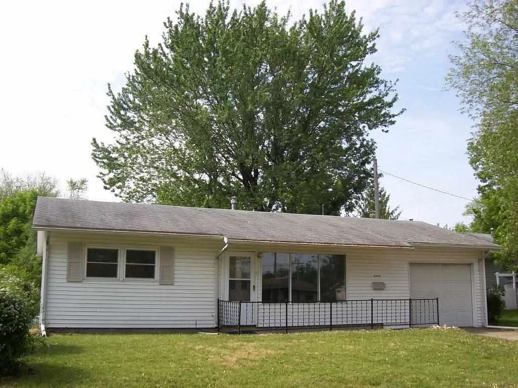 1604 Bellaire St photo 1