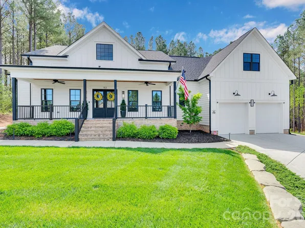 153 Winding Forest Dr, Troutman, NC 28166