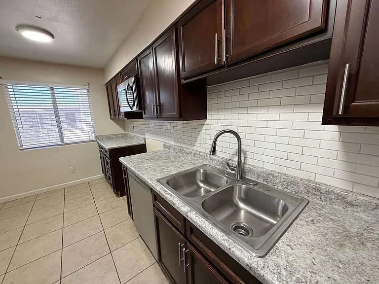 1809 E Broadway Rd — Photo 18