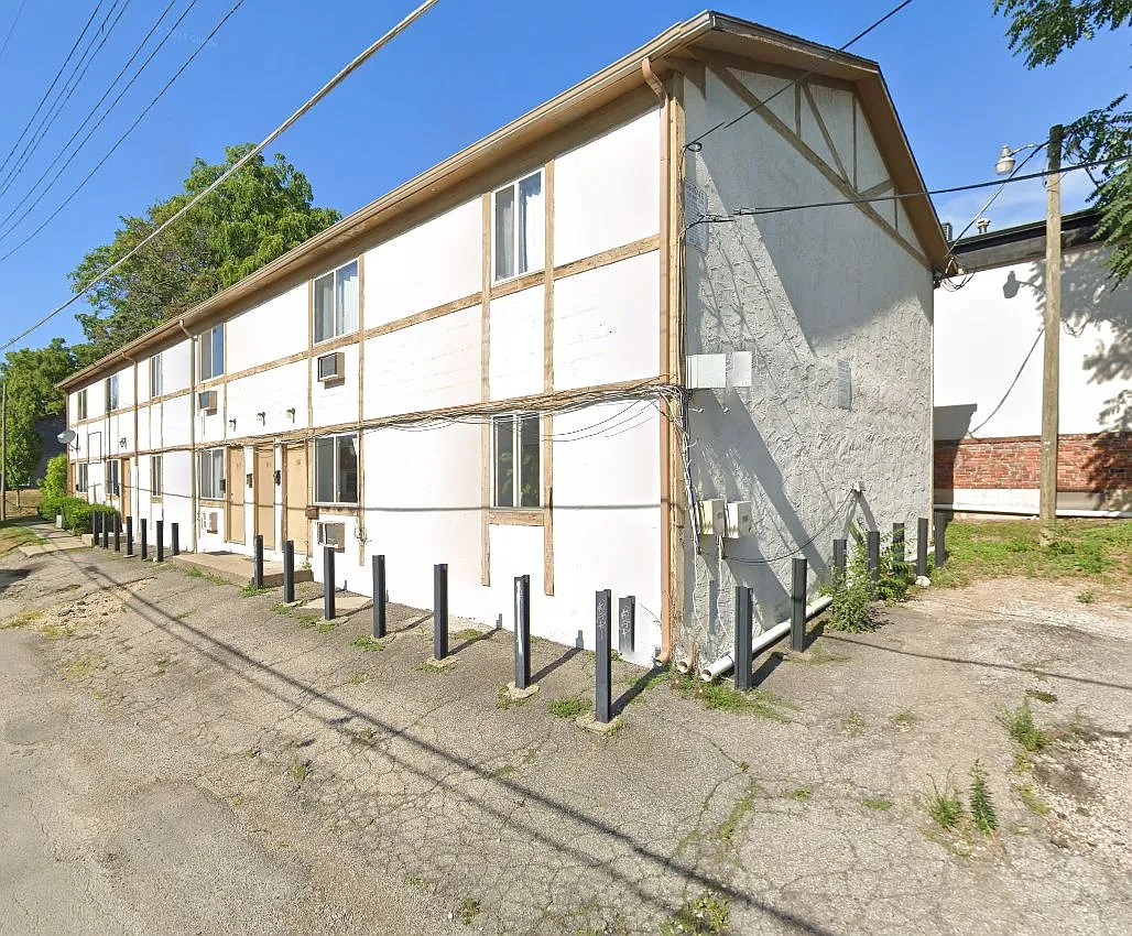 2 bed, 650 sqft, $900 — Photo 1