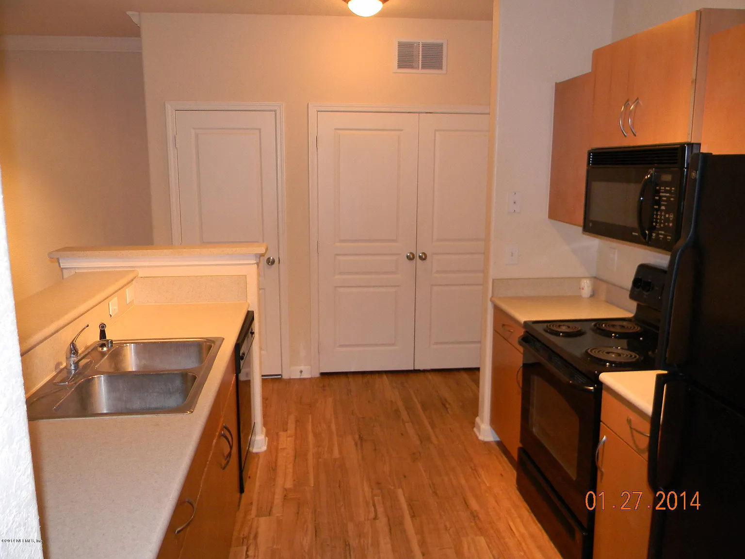 1 bed, 1.0 bath, 793 sqft, $1,175 — Photo 3