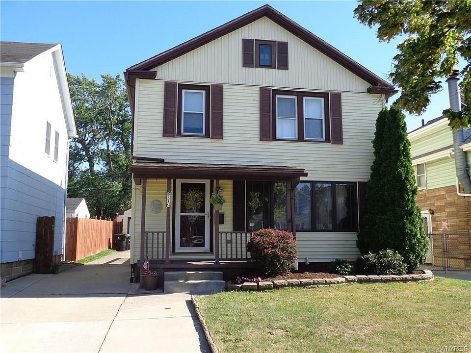 1st image of 114 Mayville Ave
