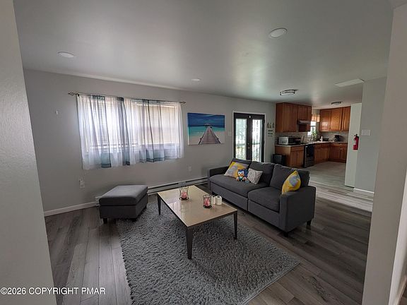4th image of 8094 Elizabeth Ln