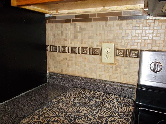 5th image of 2227 Minerva Ave
