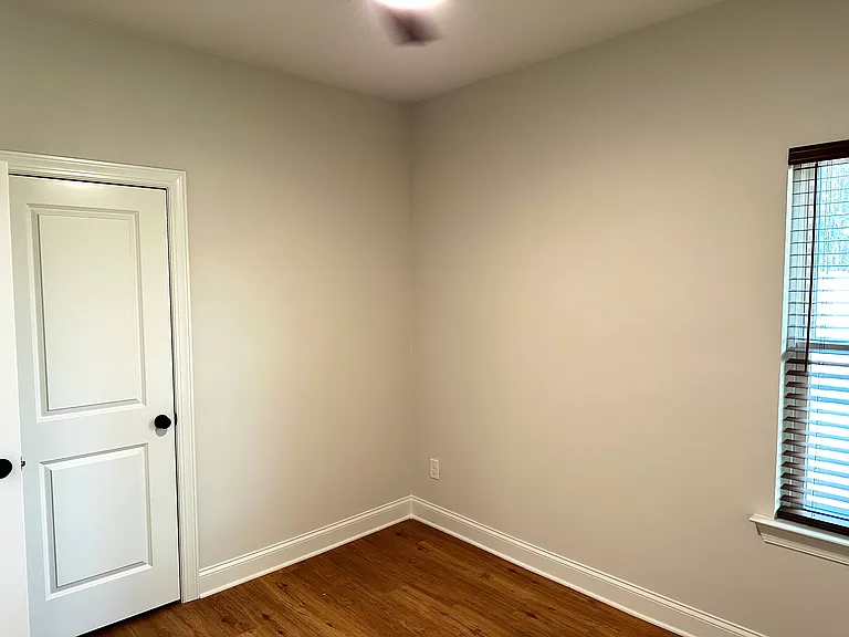 525 N Linwood Ave — Photo 32