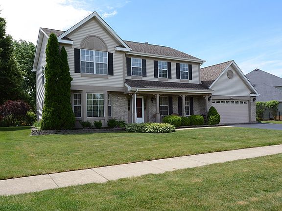 3rd image of 974 Woodhill Dr