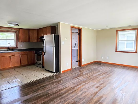 2nd image of 212 Belle Aire Ave