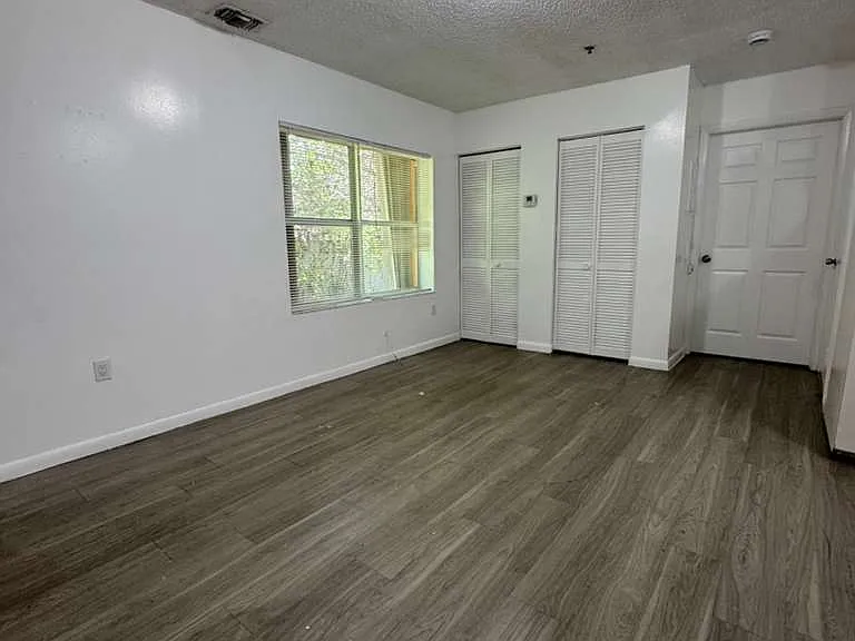 7104-7126 NW 14th Pl — Photo 10