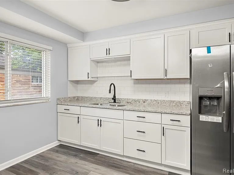 24270 Scotia Rd — Photo 10