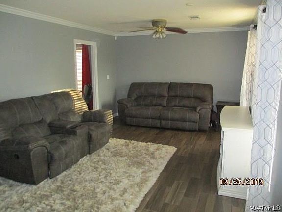 3rd image of 3032 Willow Lane Dr