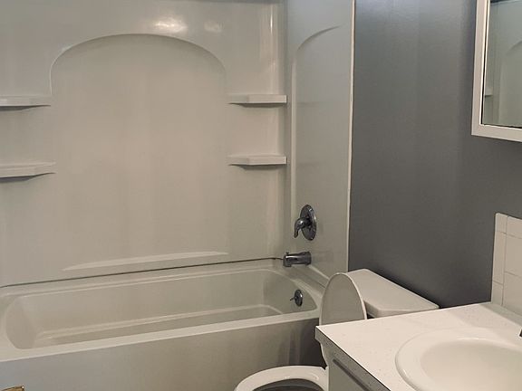2nd image of 618 Sierra Dr