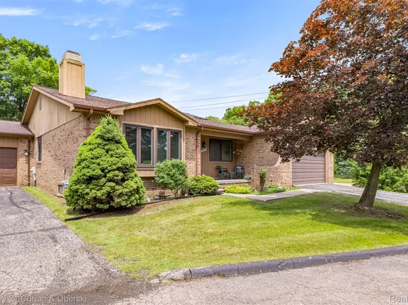 31450 Orchard Brook Ct #8, Farmington, MI 48336