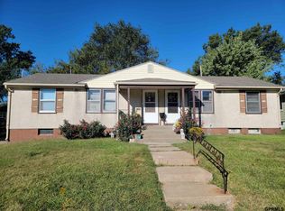 3014 S 41st St, Omaha, NE 68105