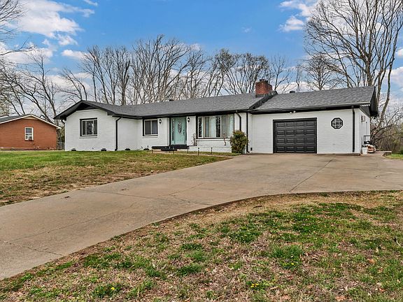 5th image of 403 Old Trenton Rd