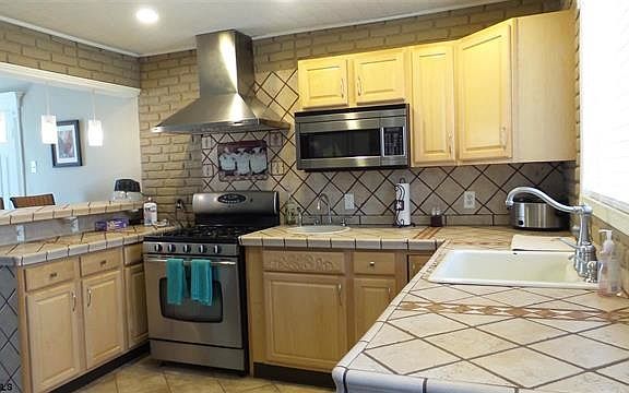 4th image of 307 Dennis Dr