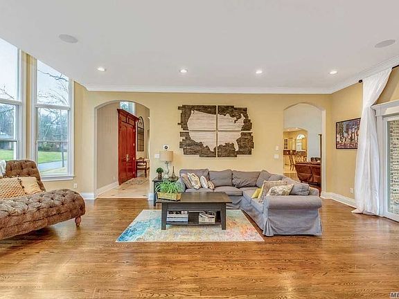 3rd image of 27 Landview Dr