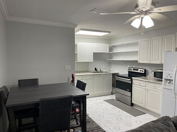 2nd image of 848 Lake Hollow Blvd SW #B