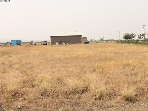 3rd image of 87961 Christmas Valley Hwy