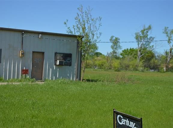 3rd image of 217 Tomahawk Dr