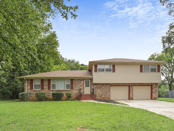 3rd image of 1105 Oster Dr NW